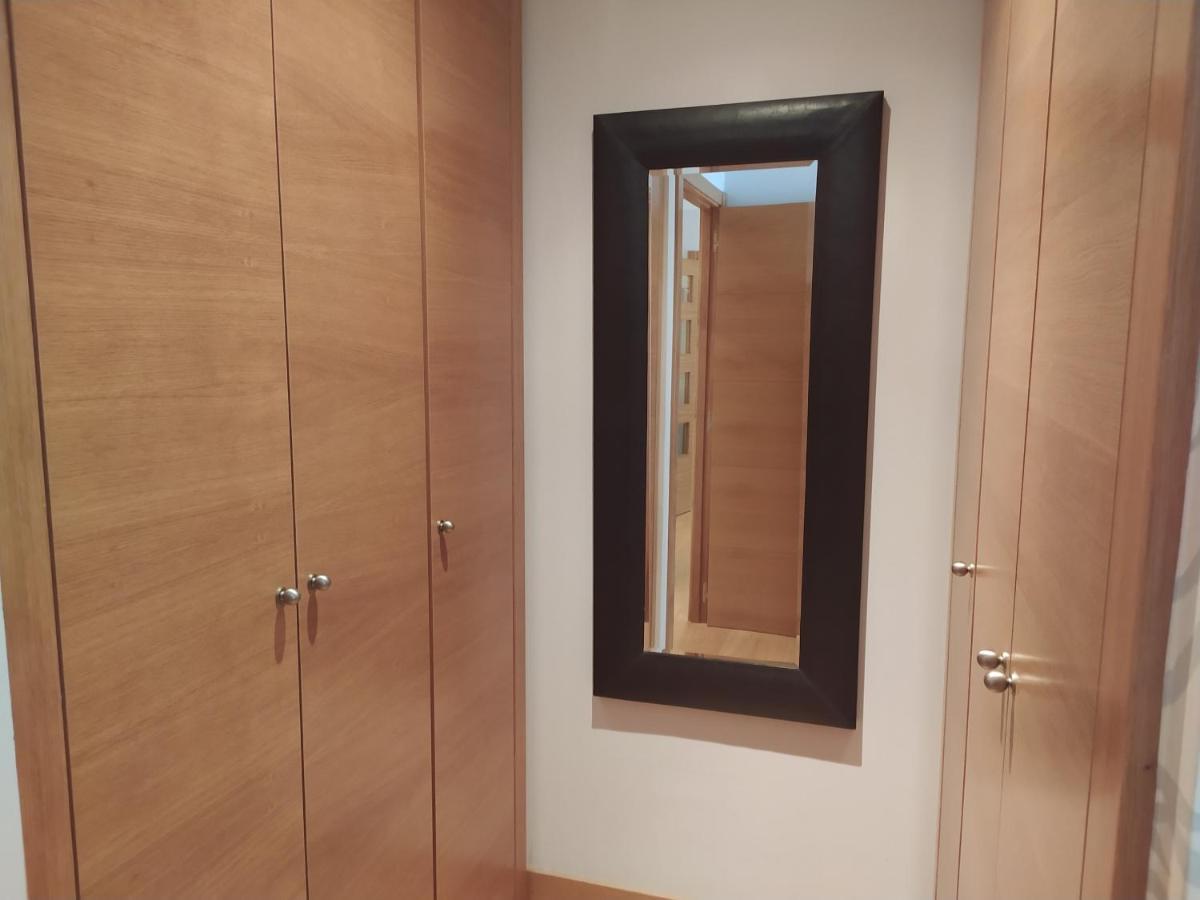 Apartamento En El Centro Con Garaje Directo. Bilbao Exteriör bild